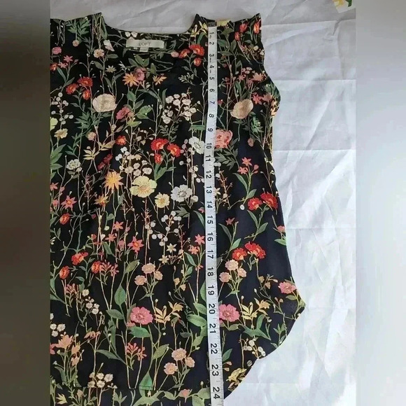 Loft Women's Black Sleeveless Summertime Floral V Neck Shear Top Size XS - Picture 9 of 10